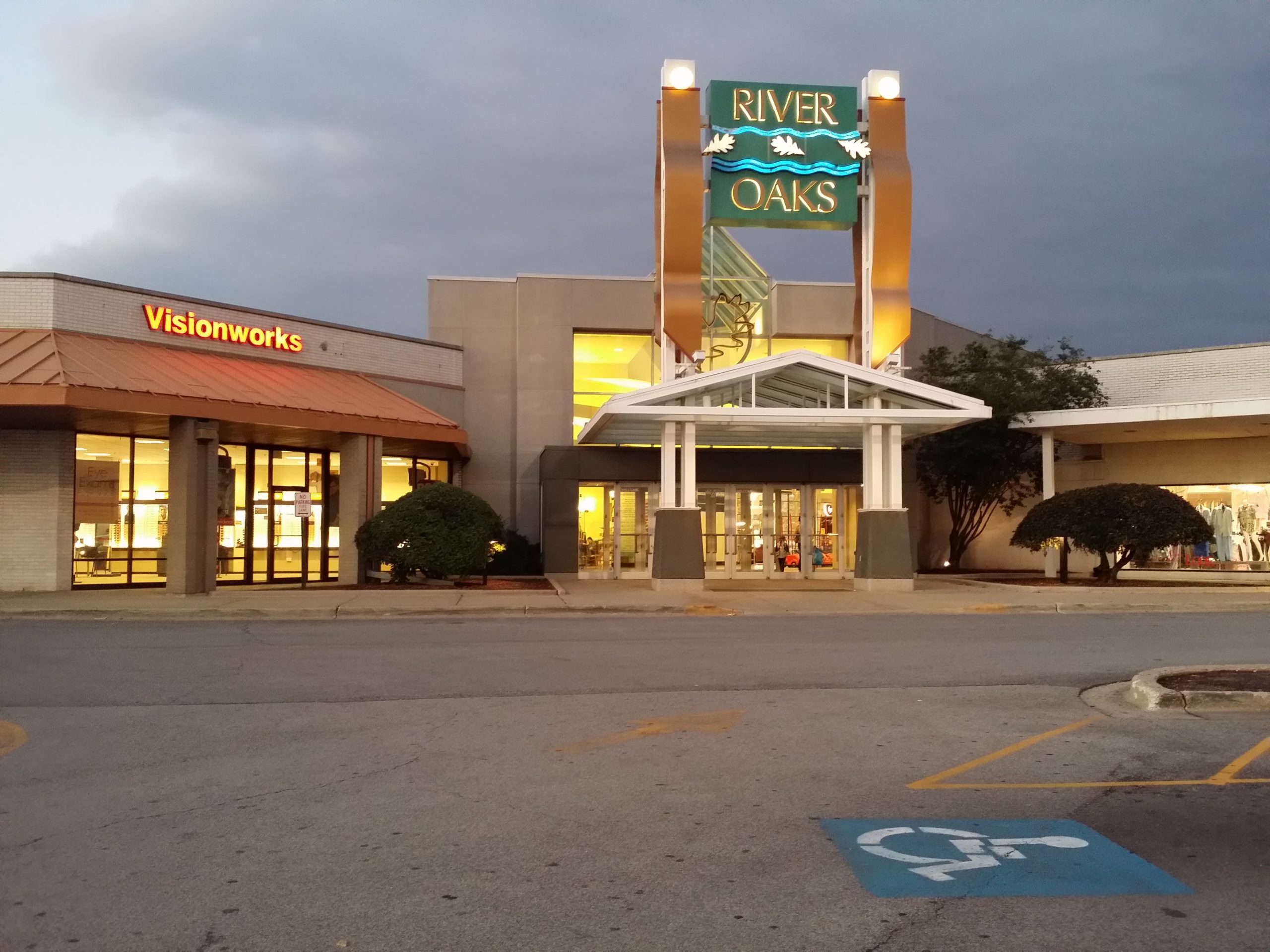 Walikota Berharap untuk Mengubah River Oaks Mall Menjadi Distrik Hiburan Dengan Kasino